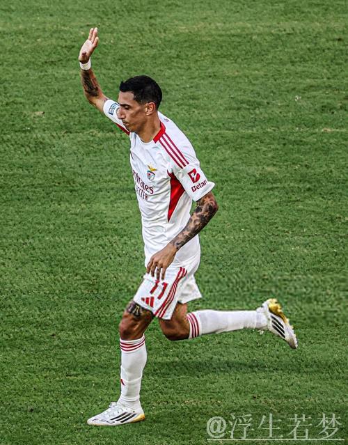 37岁零123天,迪马利亚成世俱杯史上第二年长进球者,仅比萨内蒂晚4天 37岁零123天,迪马利亚成世俱杯史上第二年长进球者,仅比萨内蒂晚4天